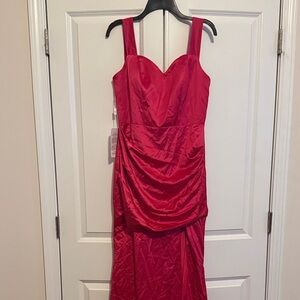Chic Strapless Red Dress